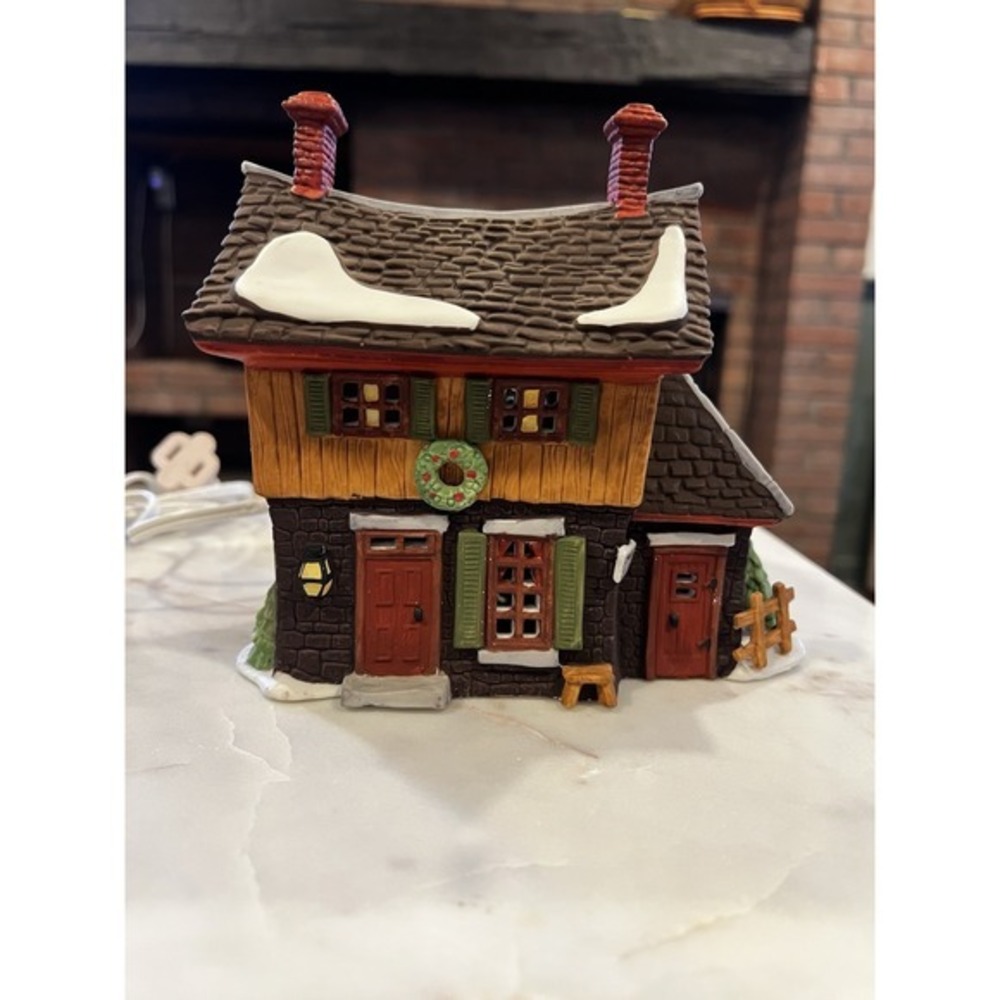 Department 56 Heritage Village Collection "Ichabod‎ Crane's Cottage" Pre-Owned